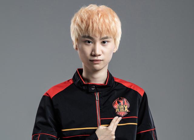 Doinb：如果我没结婚没女朋友 我会买辆兰博基尼