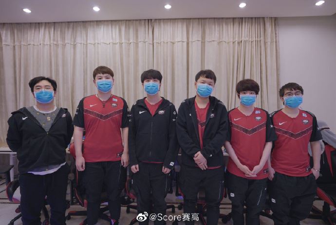 JDG群访 教练：Zoom回归后磨合得比705更好