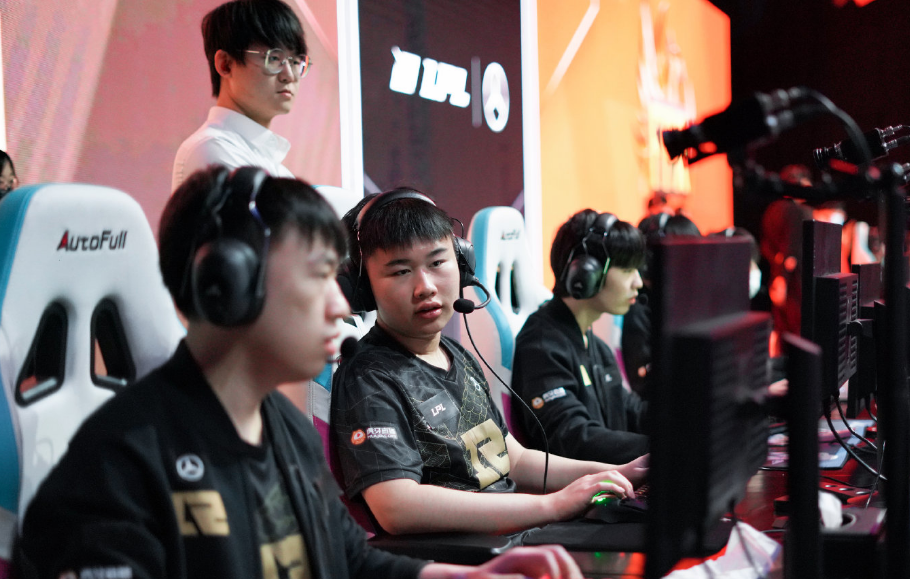 2021 LPL春季赛总决赛战队确定:FPX与RNG巅峰之战即将开启