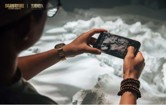 花绽西湖后,「谜境」降魔都,英雄联盟线下体验空降上海