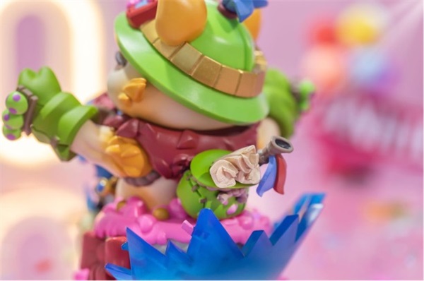 您有一份英雄联盟国服十周年专属礼盒待接收!