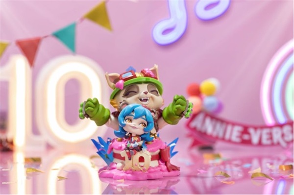 您有一份英雄联盟国服十周年专属礼盒待接收!