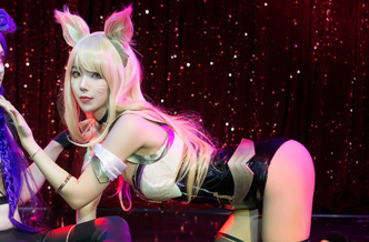 这谁受得了！Sneaky与女友Cos新作：诱惑K/DA卡莎阿狸！