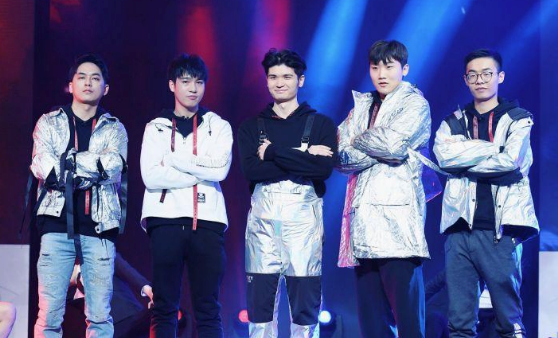 《超越吧！英雄》总决赛在上海举办 传奇明星队助阵