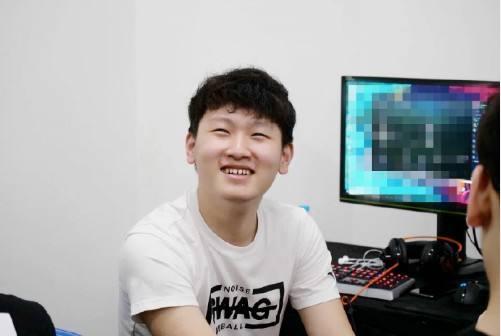 小东北重回赛场 诡术佐伊的爆炸输出