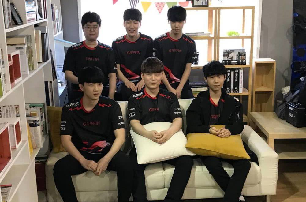 LCK开始偷学G2套路？GRF上单练习派克开启艺术之路