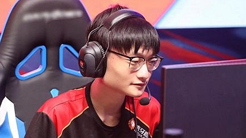 Tian杀回韩服王者千分 却遭管泽元毒奶