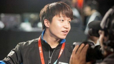 记得Cat讨论各战队非卖品 厂长UZI在列