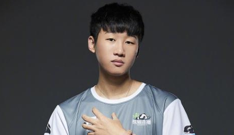 RNG粉丝群有人嘲讽宁王 小明直接踢人
