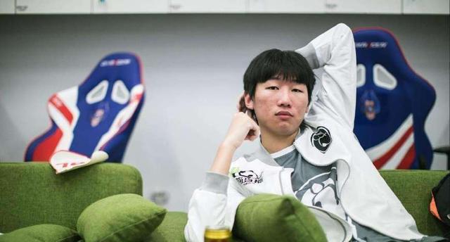 经过600多场Rank,宁王俯冲到韩服钻二,晋级赛打了19次