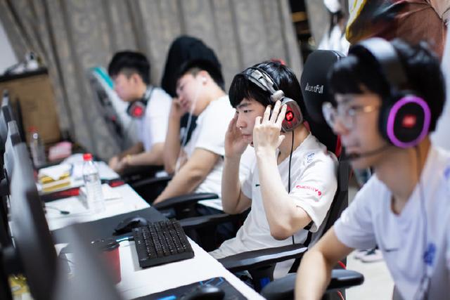 LPL一年级新生盘点:ESTAR众将横刀立马,iG.Y双C依旧闪耀